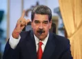 Maduro llama «cobardes» a sus oponentes; se juramentará como presidente en enero