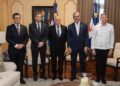 Presidente Abinader recibe en el Palacio Nacional al secretario general de la OEA