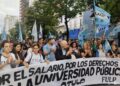 Gremios docentes de Argentina rechazan aumento salarial del 6,8% y vuelven a marchar