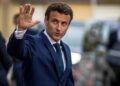 Macron acusa a la oposición de «desorden» tras caída del Gobierno