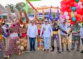 Turistas y locales vibran con el carnaval de Santiago en su tercera jornada